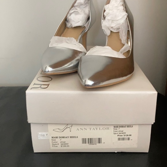Ann Taylor Shoes - Silver Heels, (about 2.5”)👠, size-7,  Leather,